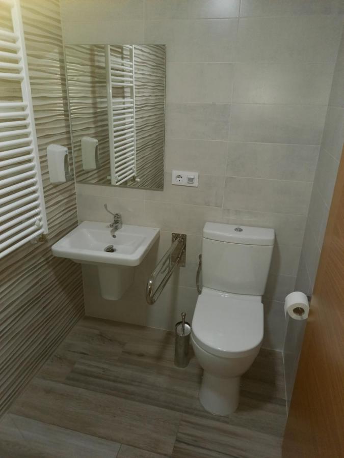 Hostal Y Albergue Carpinteiras Rodeiro Екстер'єр фото