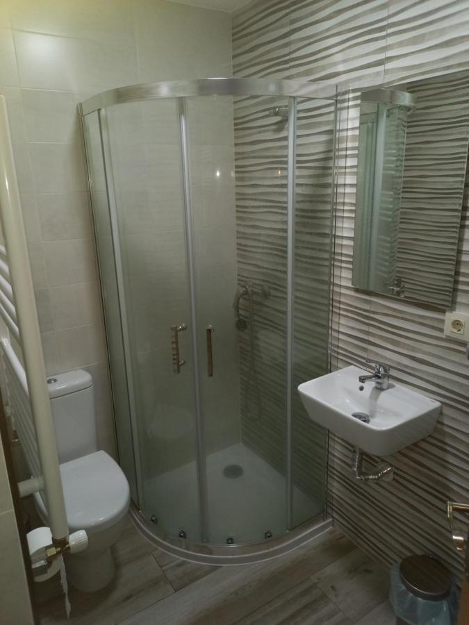 Hostal Y Albergue Carpinteiras Rodeiro Екстер'єр фото